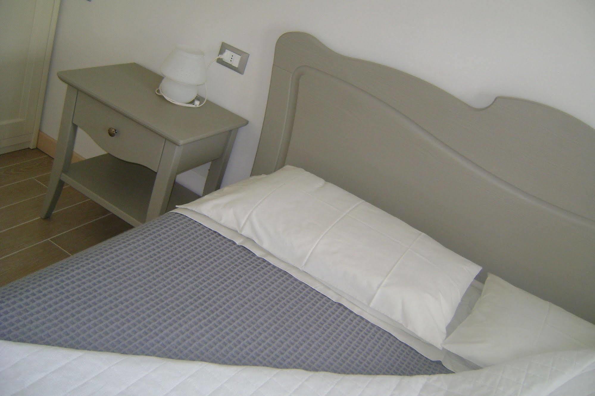 Affittacamere Rubino Guest House 폰테 넬랄피 외부 사진